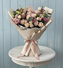Букет цветов из:  Розы и Лизиантусы в Усть-Донецком