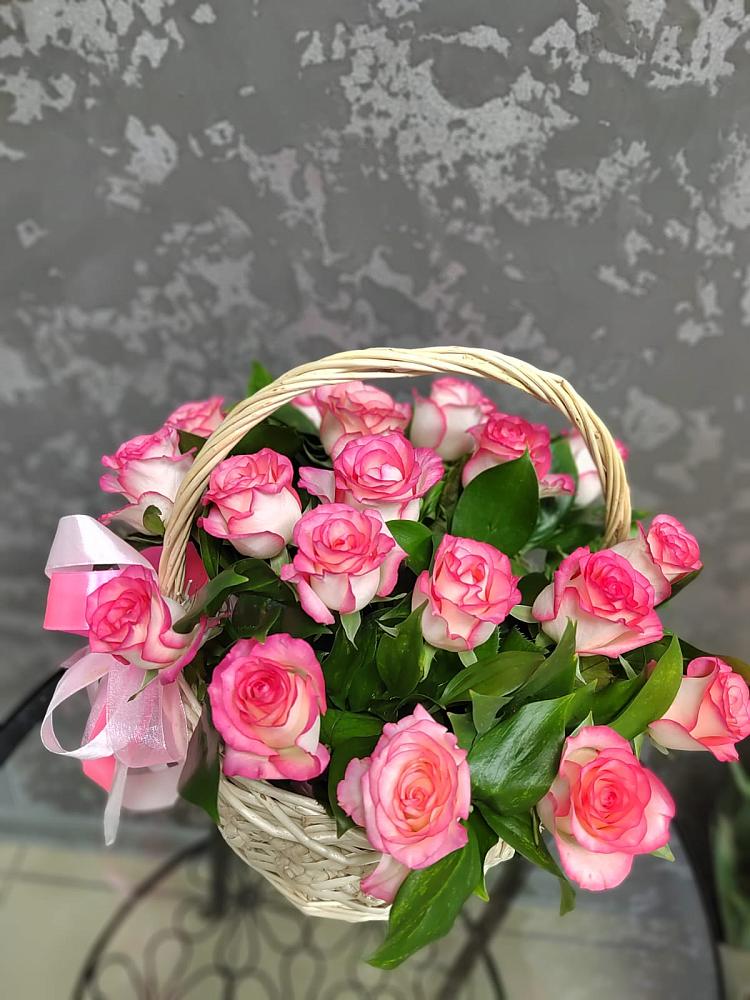 Цветочная композиция из Розы в корзине в Усть-Донецком