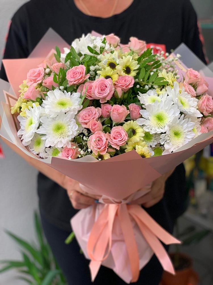 Букет цветов из: Розы и Хризантемы в Усть-Донецком