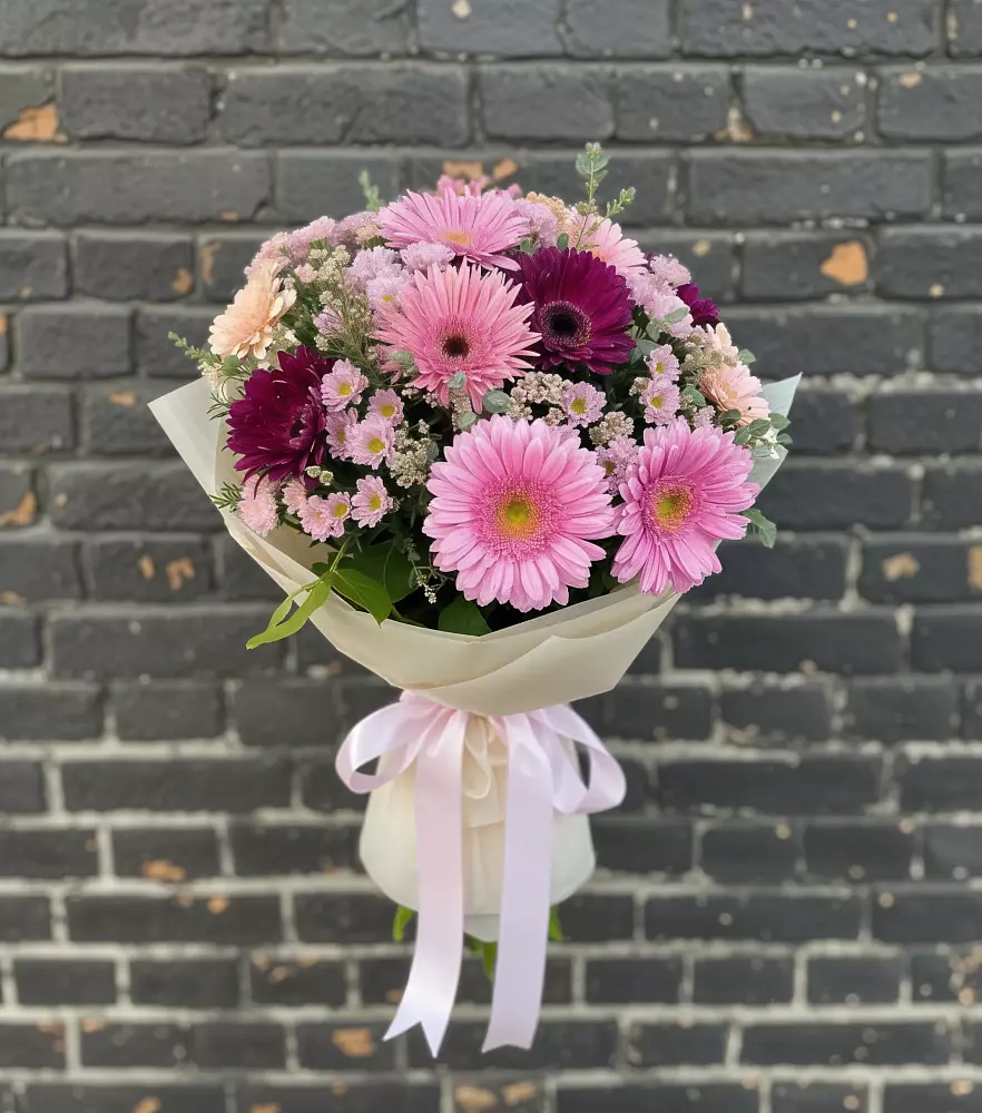 Букет цветов из: Герберы и Хризантемы в Усть-Донецком