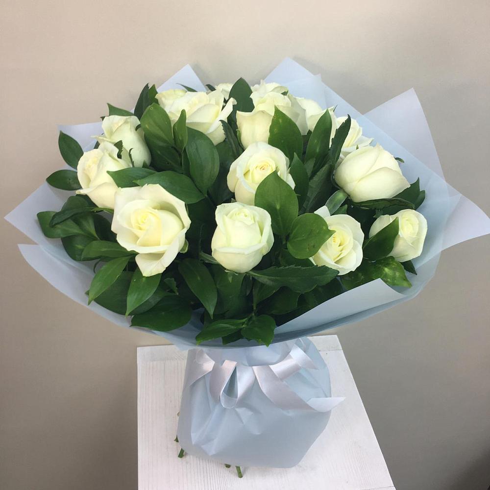 Букет 15 Белых роз Проуд в Усть-Донецком