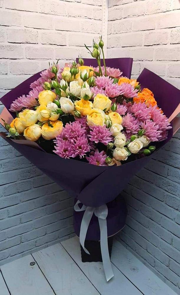 Букет цветов из: Хризантемы и Розы в Усть-Донецком