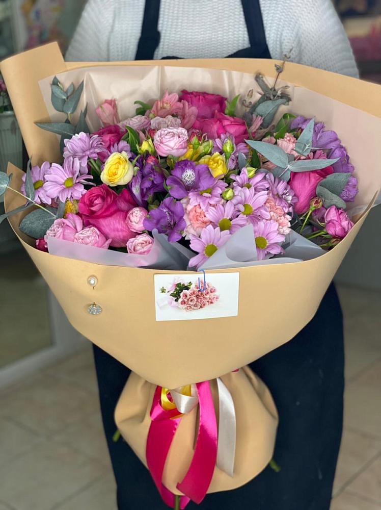 Букет цветов из: Хризантемы, Гвоздики и Альстромерии в Усть-Донецком