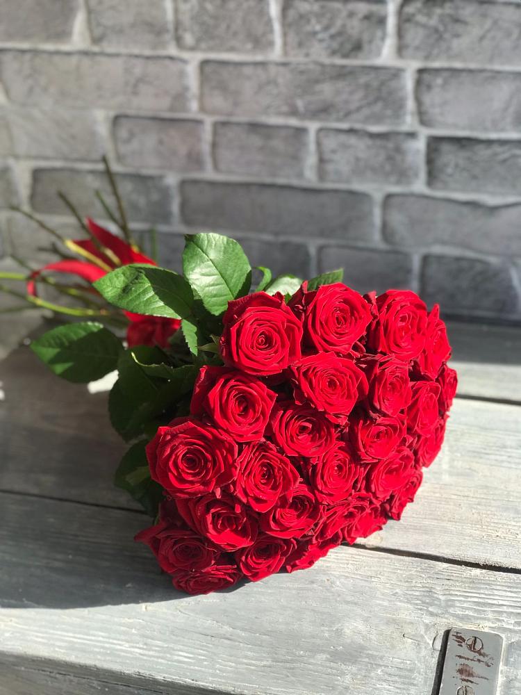 Букет Красные розы Фридом в Усть-Донецком