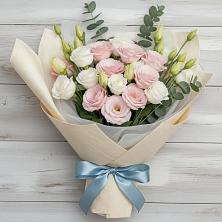 Букет цветов из:  Лизиантусы в Усть-Донецком