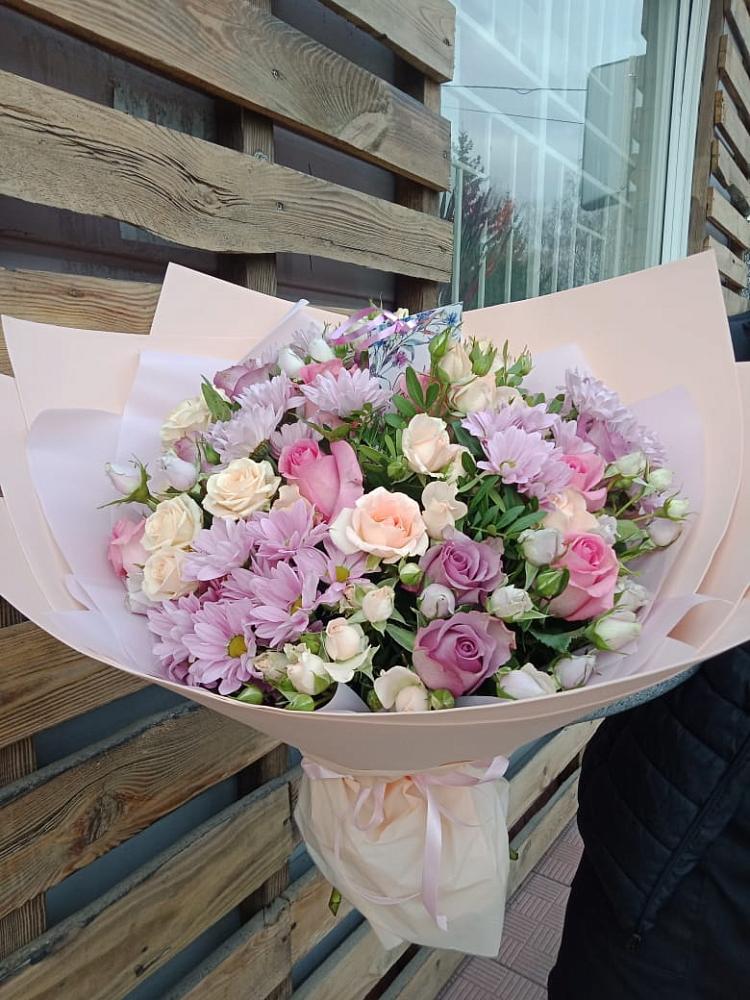 Букет цветов из: Розы и Хризантемы в Усть-Донецком