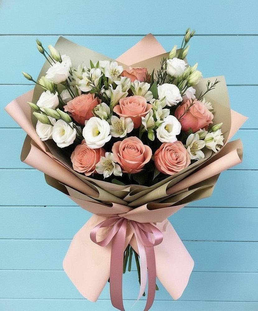 Букет цветов из: Розы, Альстромерии и Лизиантусы в Усть-Донецком