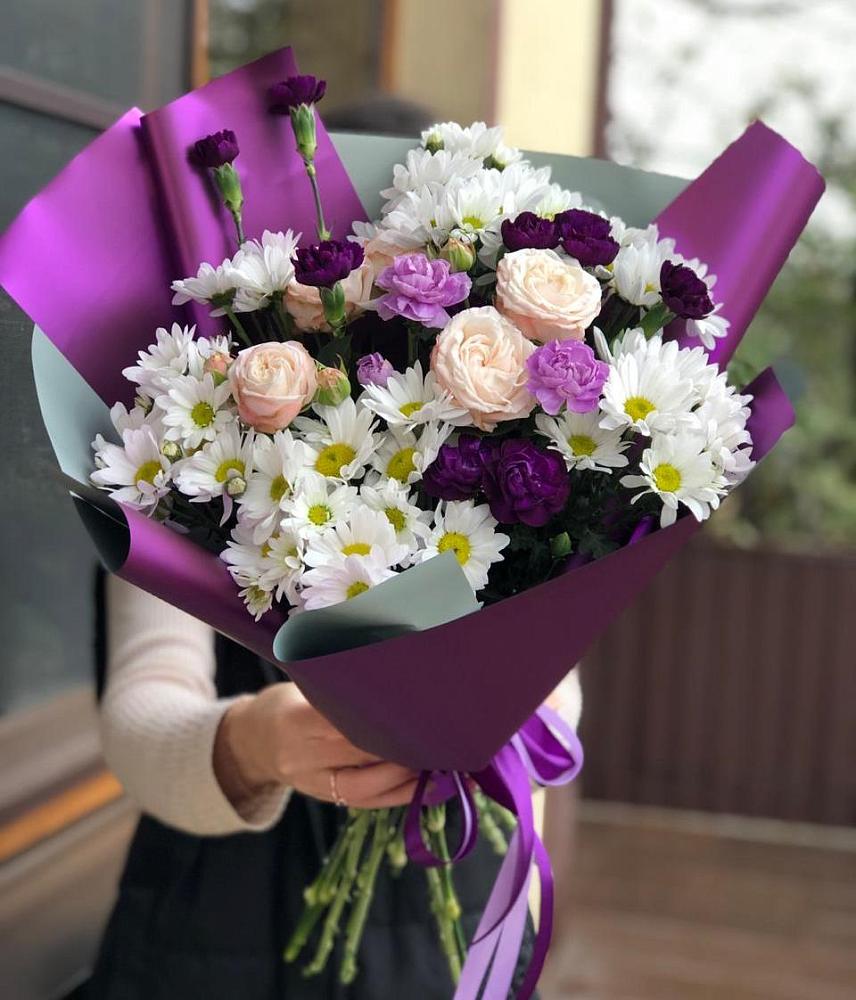 Букет цветов из: Хризантемы, Гвоздики и Розы в Усть-Донецком