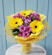 Букет цветов из:  Хризантемы и Герберы в Усть-Донецком