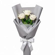 Букет 3 белые розы в Усть-Донецком