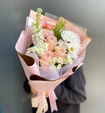 Букет цветов из:  Хризантемы и Розы в Усть-Донецком