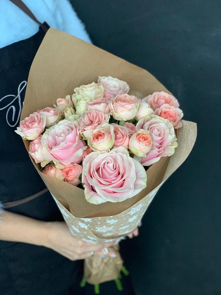 Букет цветов из: Хризантемы и Розы в Усть-Донецком