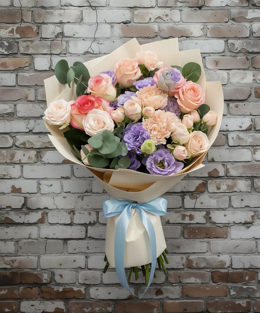 Букет цветов из: Розы, Лизиантусы и Гвоздики в Усть-Донецком