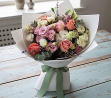 Букет цветов из:  Розы, Лизиантусы и Гвоздики в Усть-Донецком