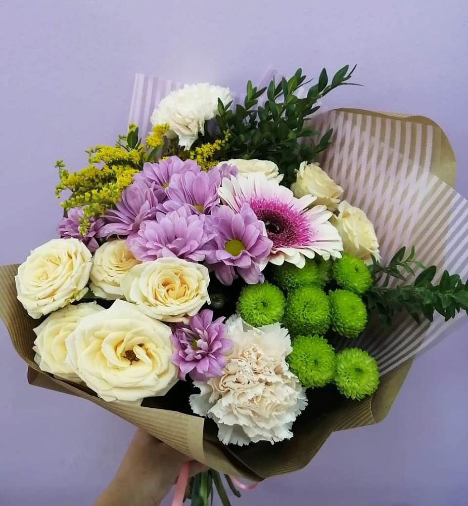 Букет цветов из: Хризантемы, Розы, Гвоздики и Герберы в Усть-Донецком