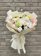 Букет цветов из:  Гвоздики, Розы, Лизиантусы и Хризантемы в Усть-Донецком
