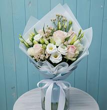 Букет цветов из:  Розы и Лизиантусы в Усть-Донецком