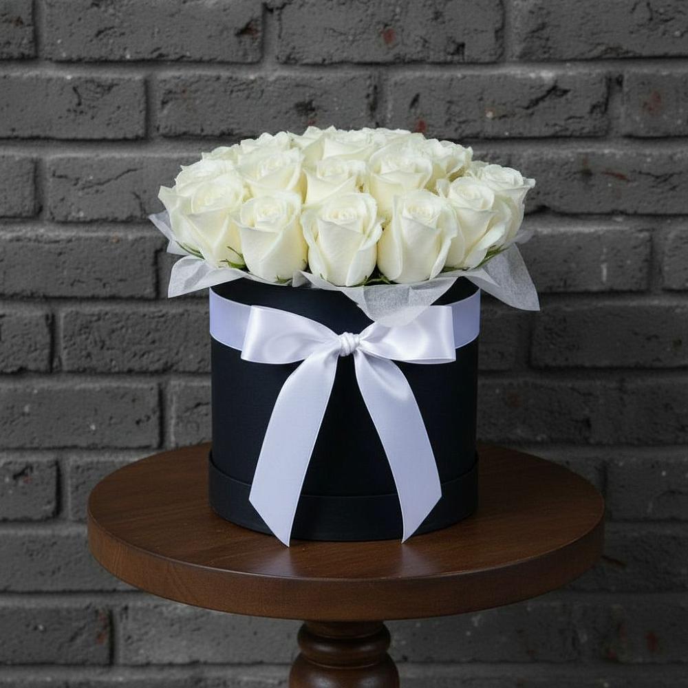 Цветочная композиция из Розы в шляпной коробке в Усть-Донецком