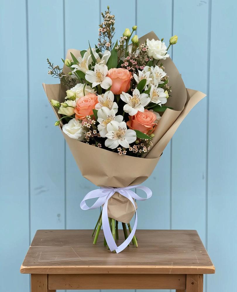 Букет цветов из: Альстромерии, Лизиантусы, Розы и Хризантемы в Усть-Донецком